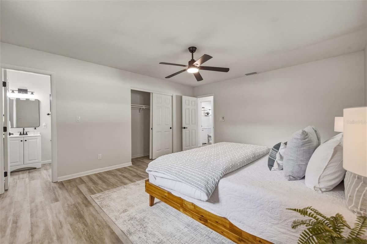 209 MONROE CIRCLE — photo 17 of 34