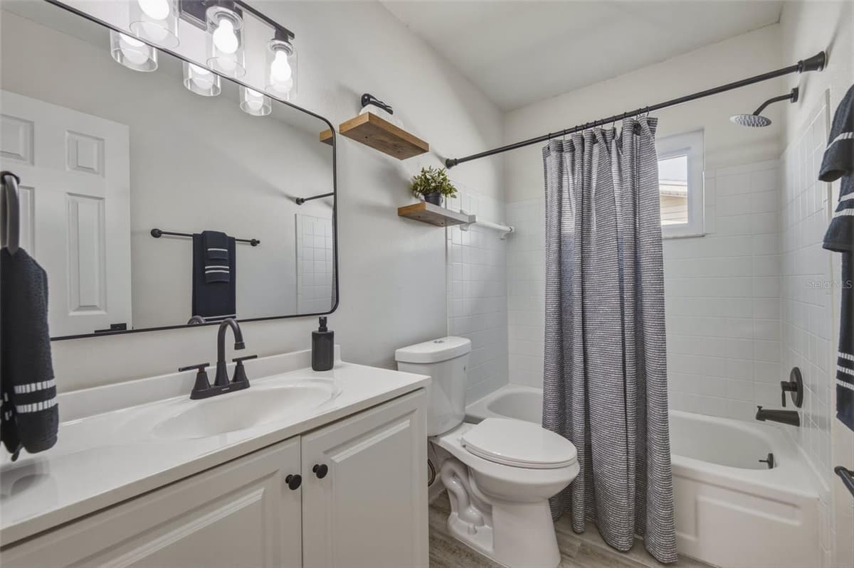 209 MONROE CIRCLE — photo 14 of 34