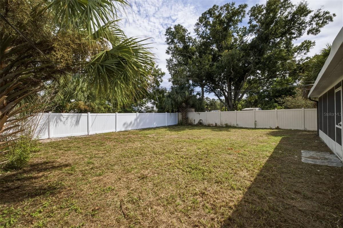 209 MONROE CIRCLE — photo 29 of 34