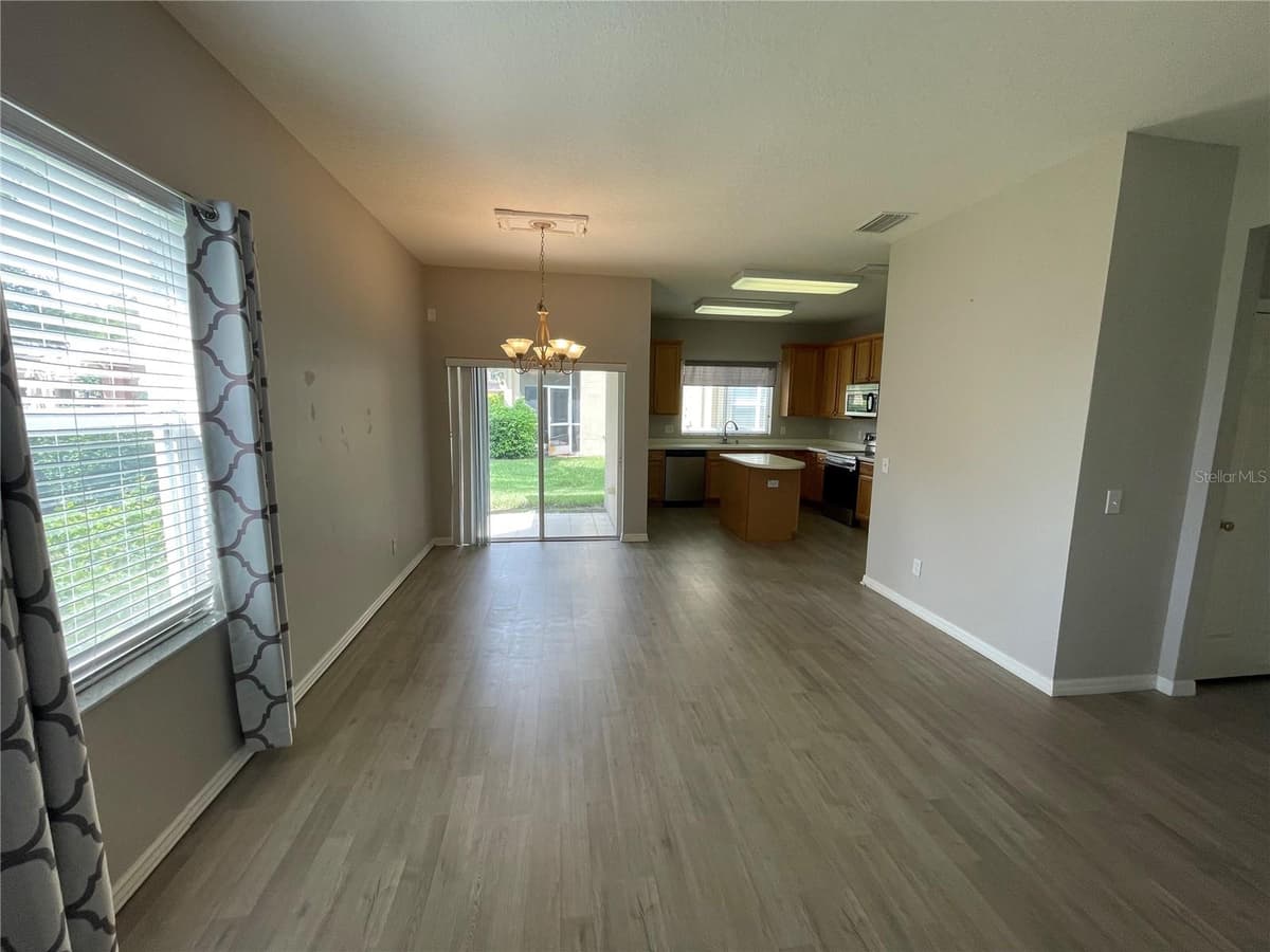 17535 STINCHAR DRIVE — photo 3 of 26
