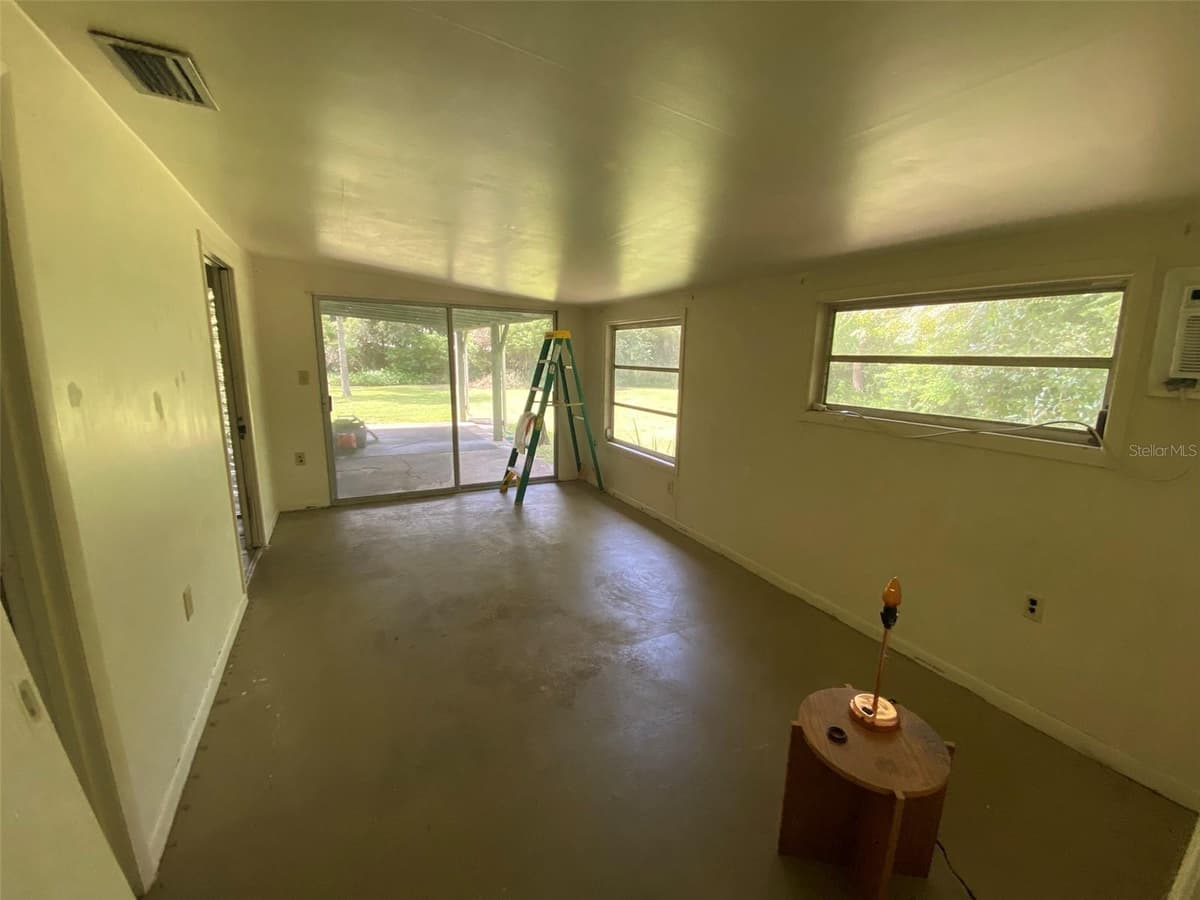 2122 RIDGE DRIVE — photo 8 of 26