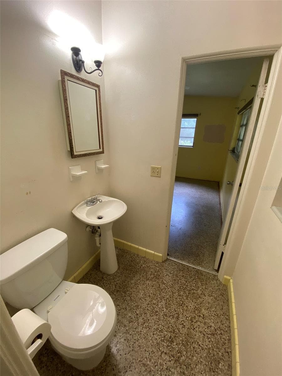 2122 RIDGE DRIVE — photo 17 of 26