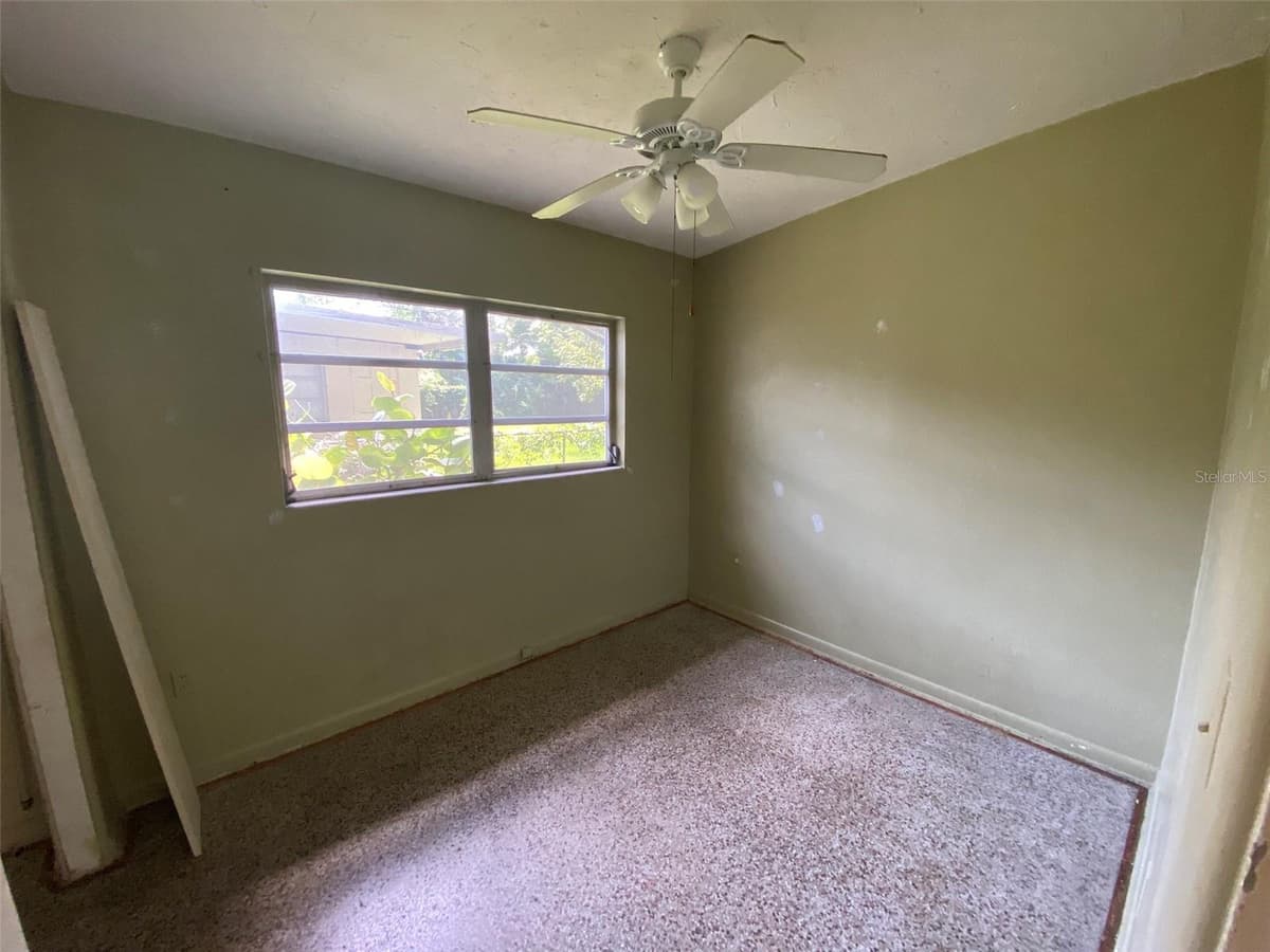 2122 RIDGE DRIVE — photo 9 of 26