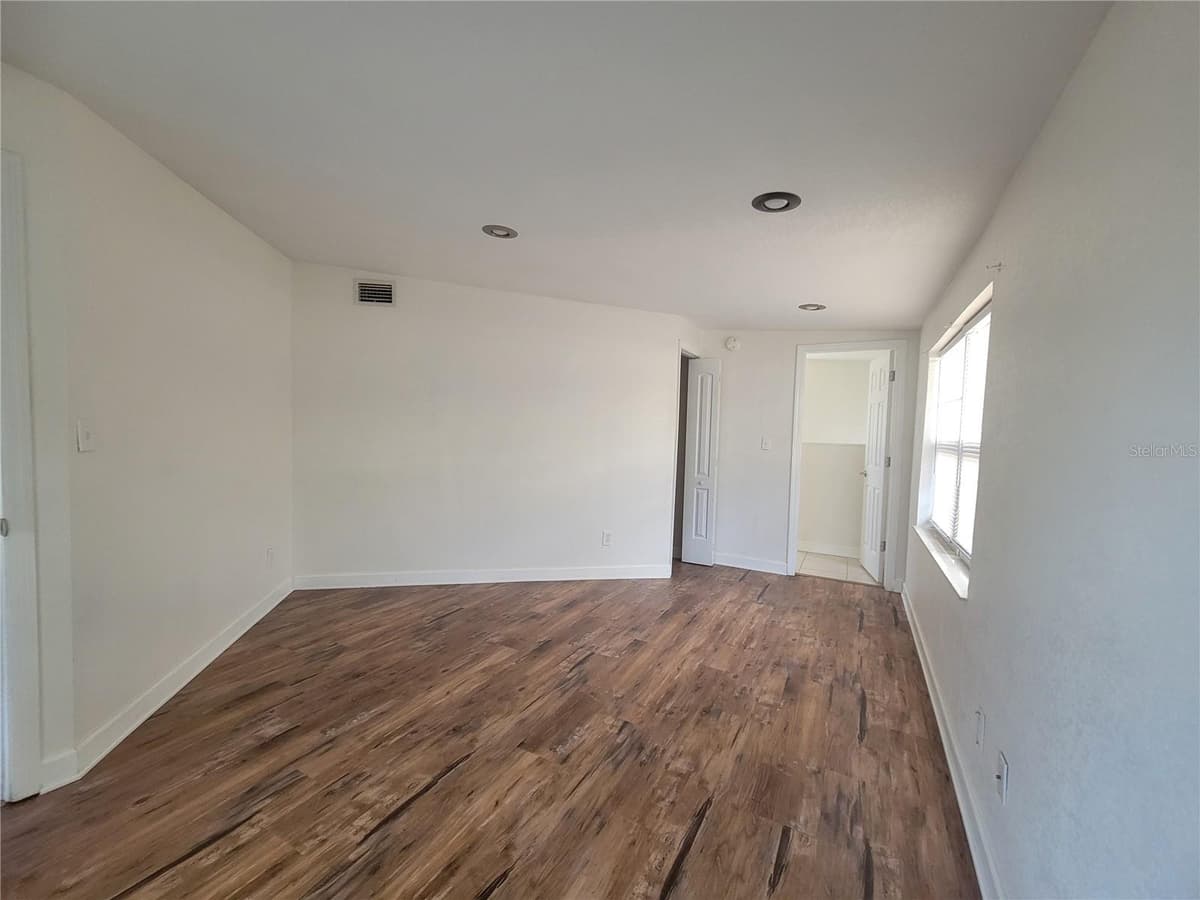 6711 DARTMOUTH AVENUE — photo 7 of 19