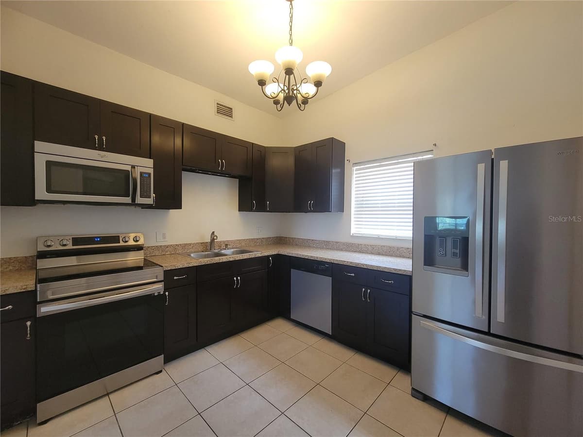 6711 DARTMOUTH AVENUE — photo 5 of 19