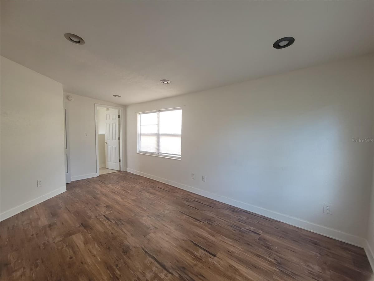6711 DARTMOUTH AVENUE — photo 6 of 19