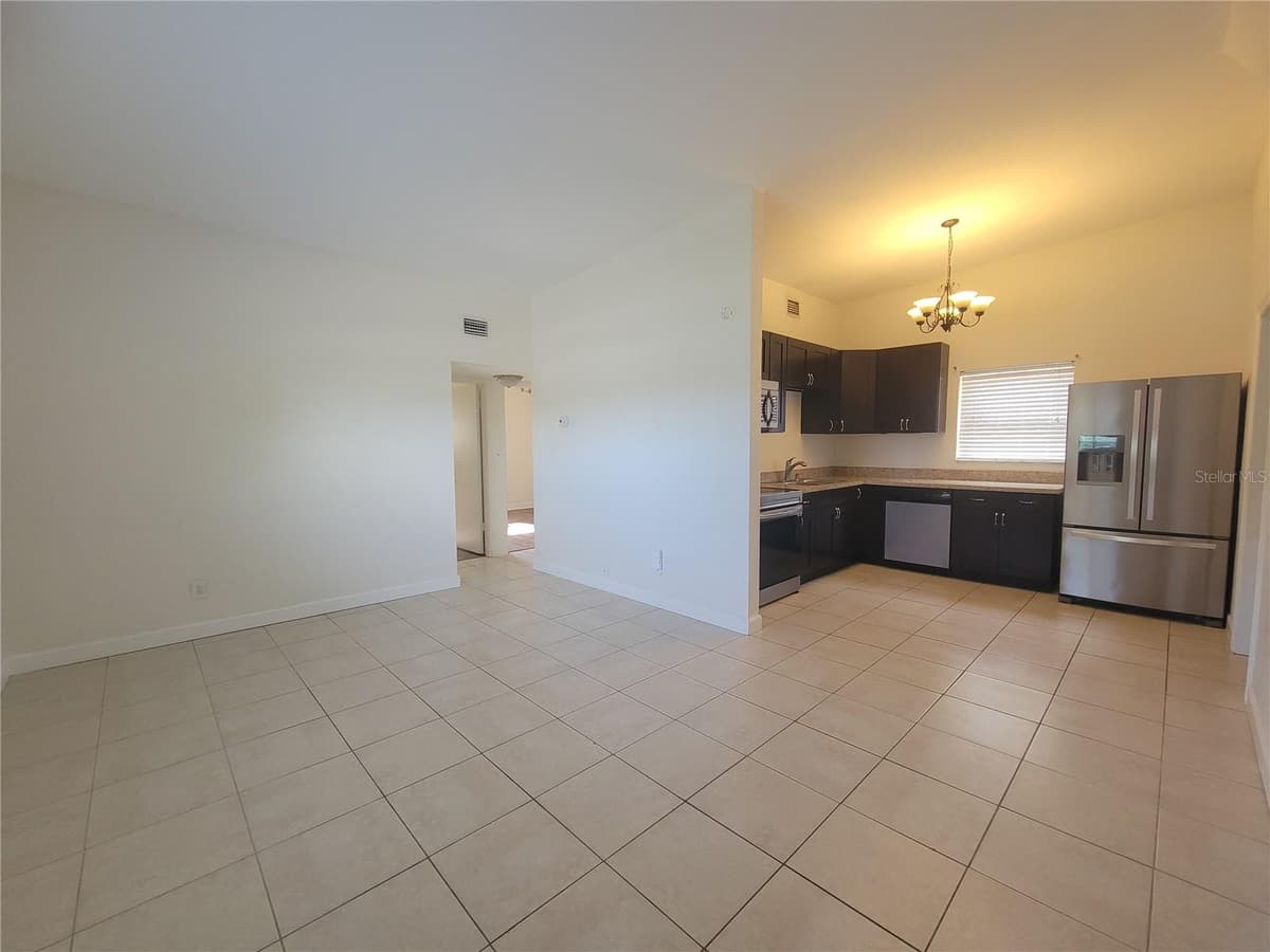 6711 DARTMOUTH AVENUE — photo 4 of 19