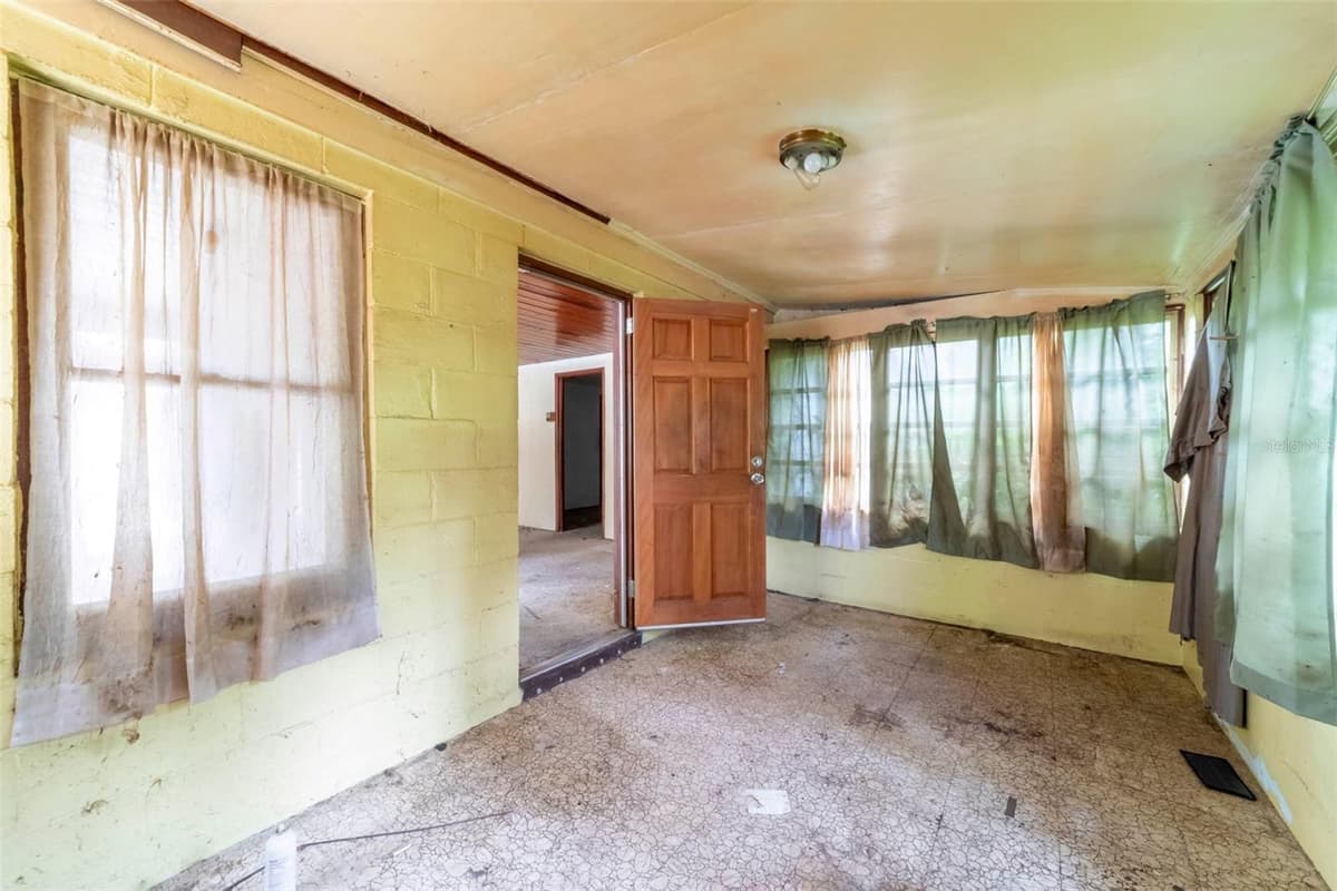 2076 OLD NEW YORK AVENUE — photo 19 of 28