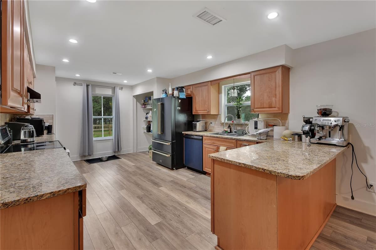 400 FOOTHILL FARMS ROAD — photo 9 of 52