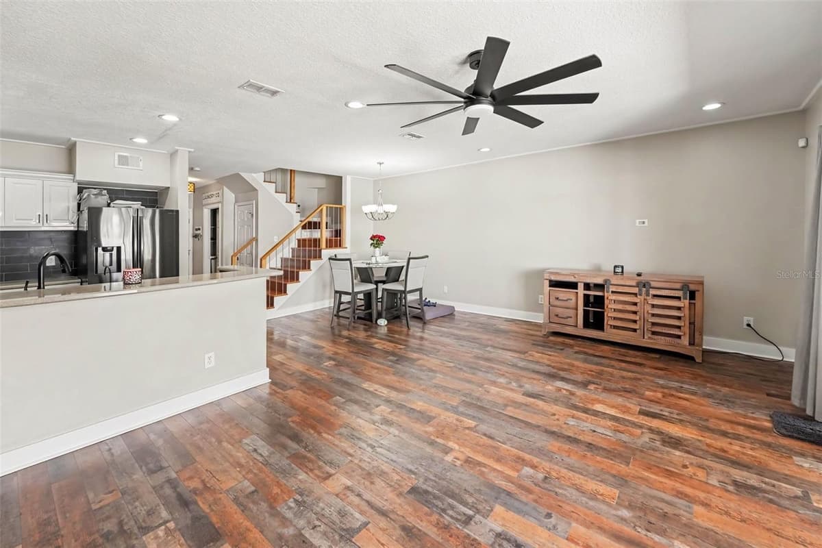 6980 ULMERTON ROAD — photo 8 of 36