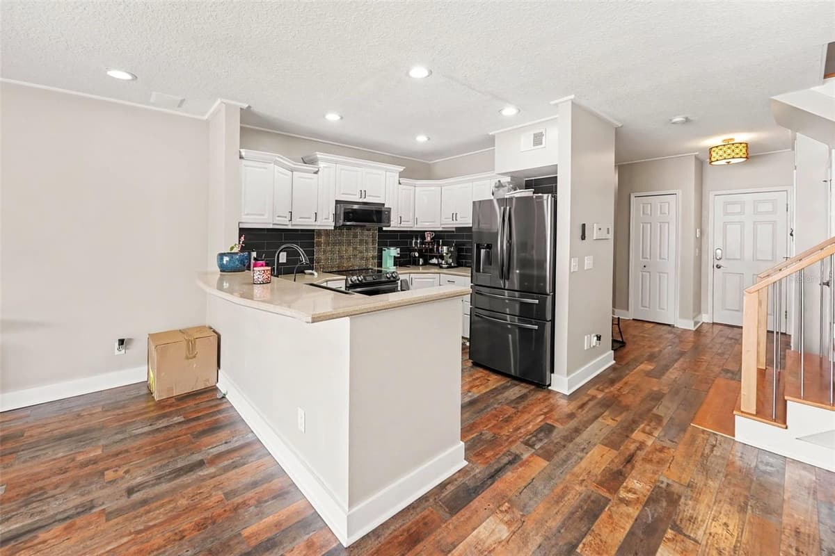 6980 ULMERTON ROAD — photo 15 of 36