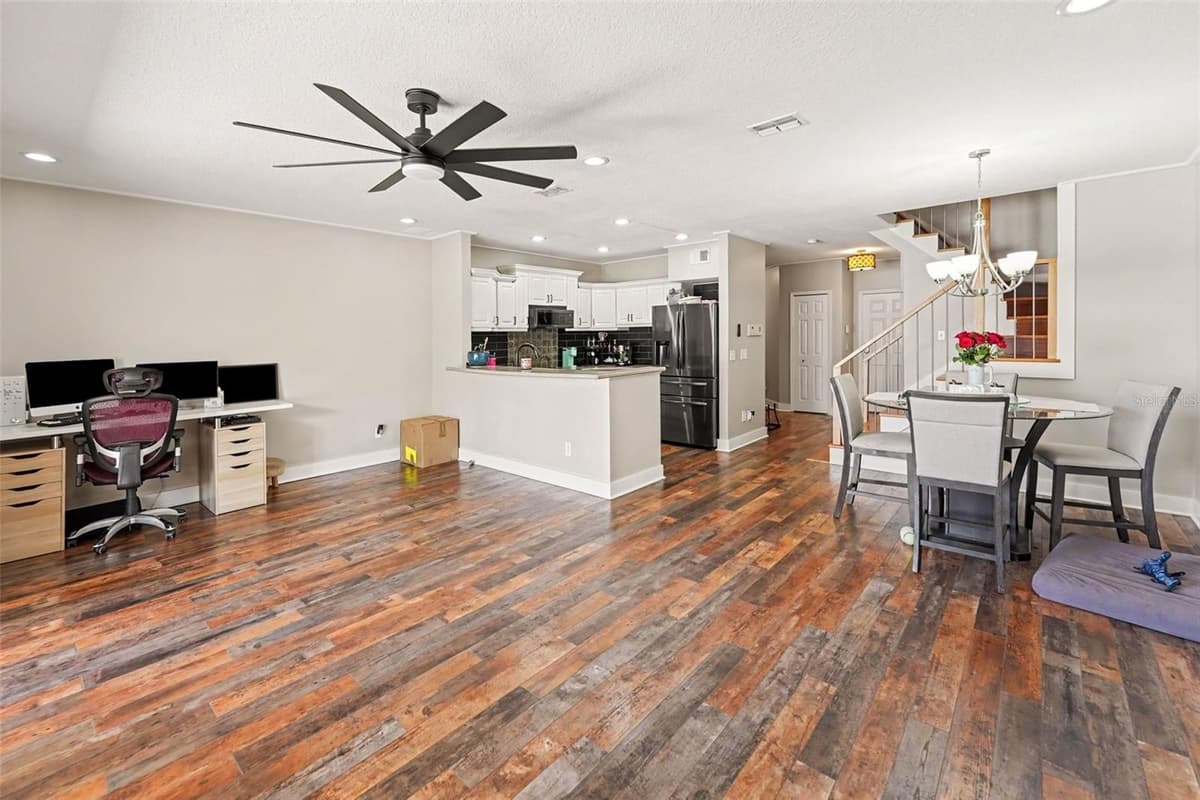 6980 ULMERTON ROAD — photo 9 of 36