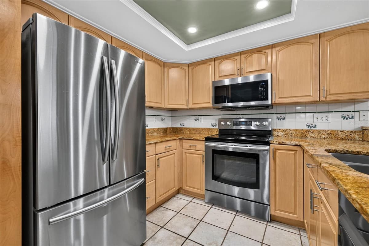 7360 ULMERTON ROAD — photo 4 of 26