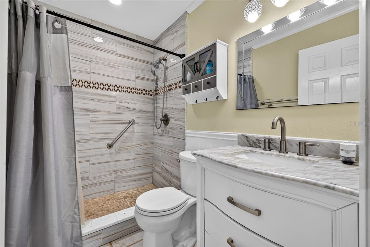 7360 ULMERTON ROAD — photo 11 of 26