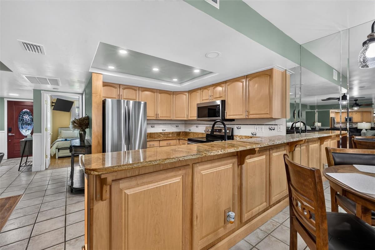7360 ULMERTON ROAD — photo 3 of 26