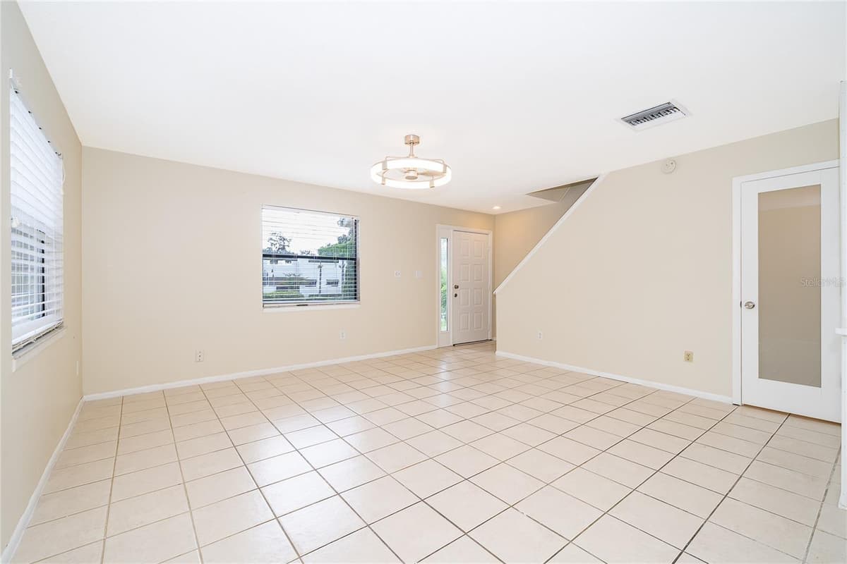 508 HIGHLAND AVENUE — photo 10 of 31