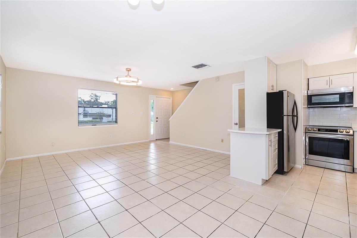 508 HIGHLAND AVENUE — photo 8 of 31