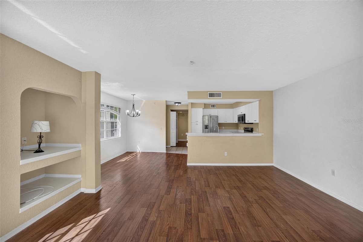14013 FAIRWAY ISLAND DRIVE — photo 3 of 34