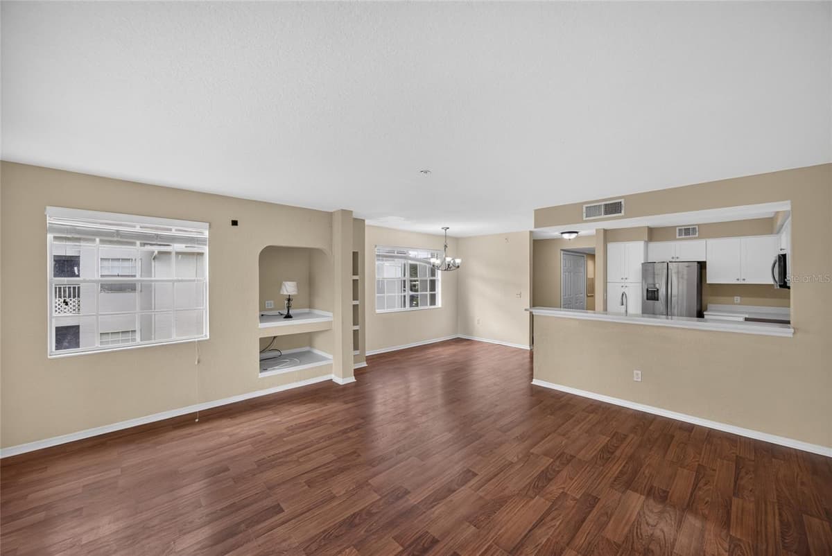 14013 FAIRWAY ISLAND DRIVE — photo 11 of 34