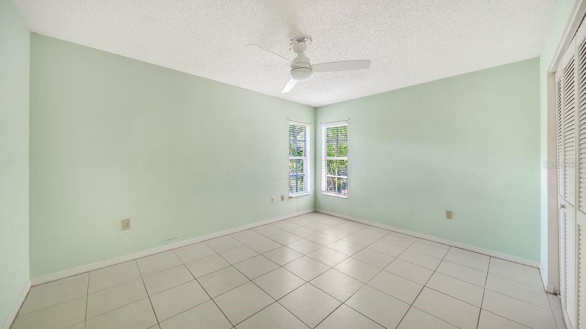 4481 OAK VIEW DRIVE — photo 24 of 48