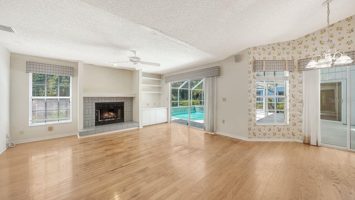 4481 OAK VIEW DRIVE — photo 15 of 48