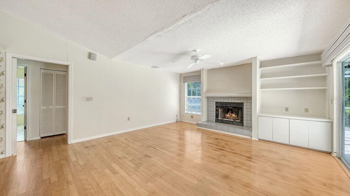 4481 OAK VIEW DRIVE — photo 14 of 48