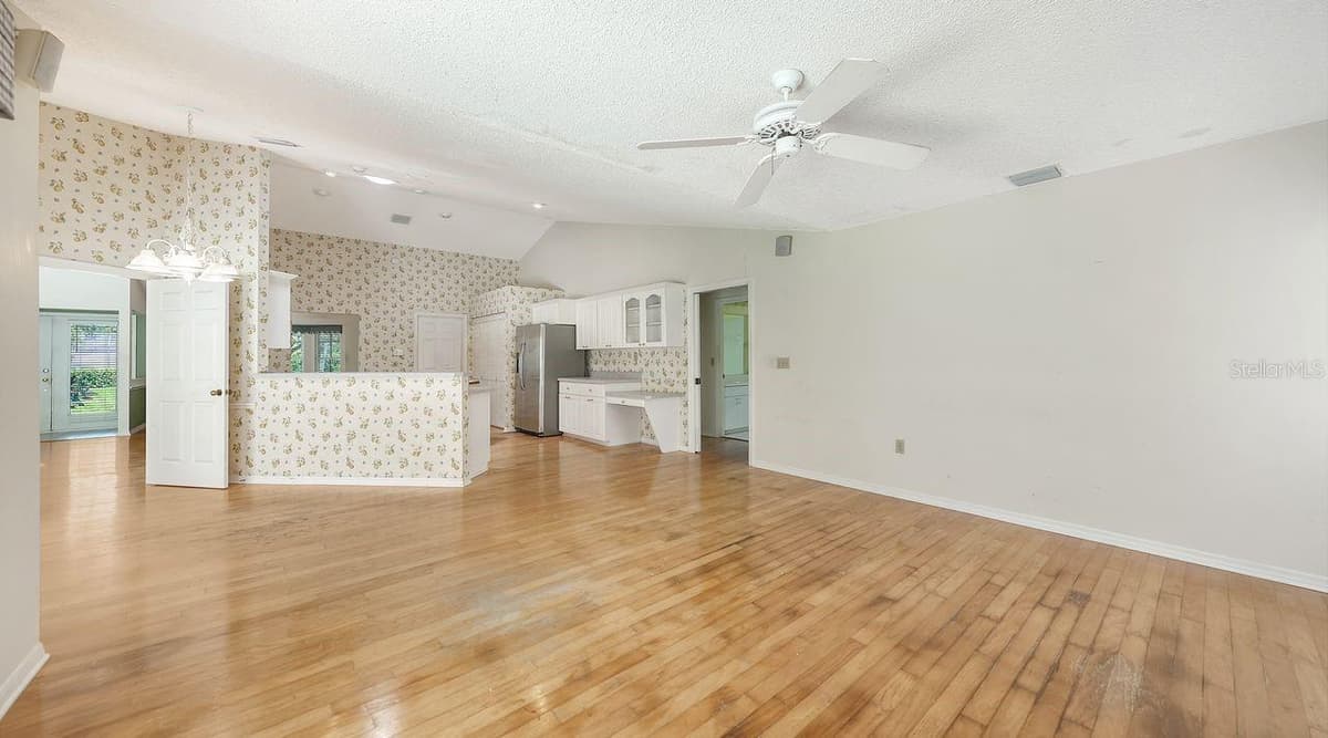 4481 OAK VIEW DRIVE — photo 12 of 48