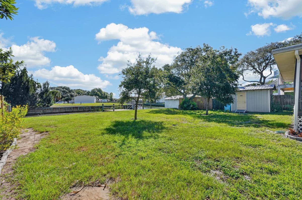6302 GOMEZ ROAD — photo 33 of 48
