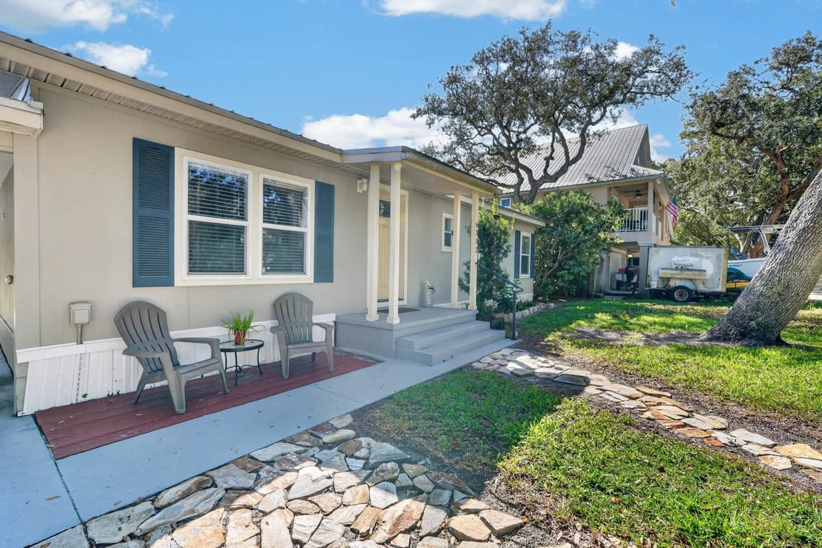 6302 GOMEZ ROAD — photo 8 of 48