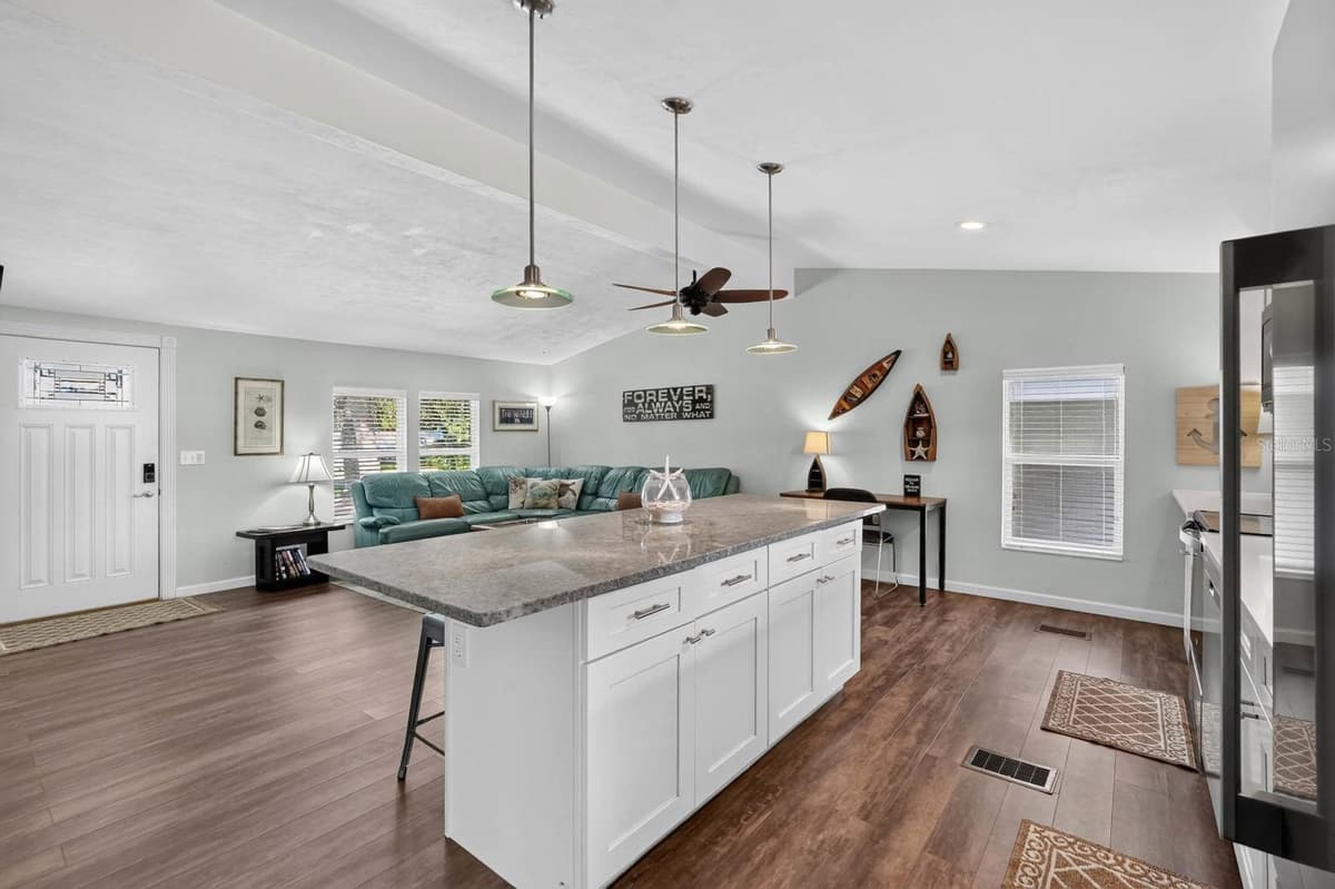 6302 GOMEZ ROAD — photo 17 of 48