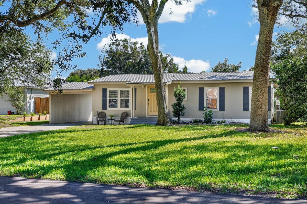 6302 GOMEZ ROAD — photo 3 of 48