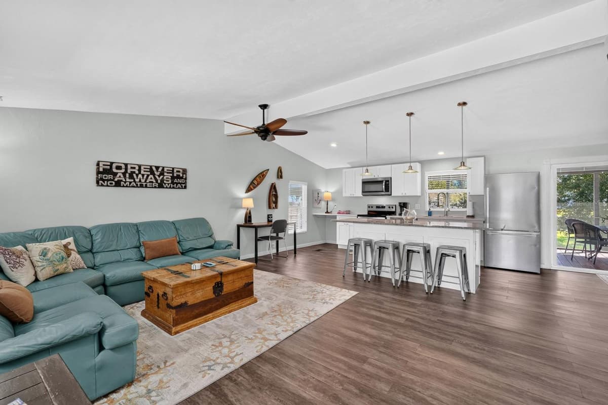 6302 GOMEZ ROAD — photo 12 of 48