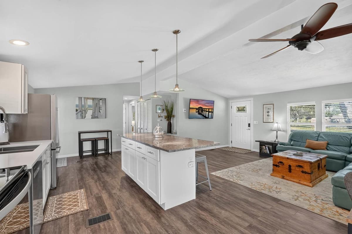 6302 GOMEZ ROAD — photo 18 of 48