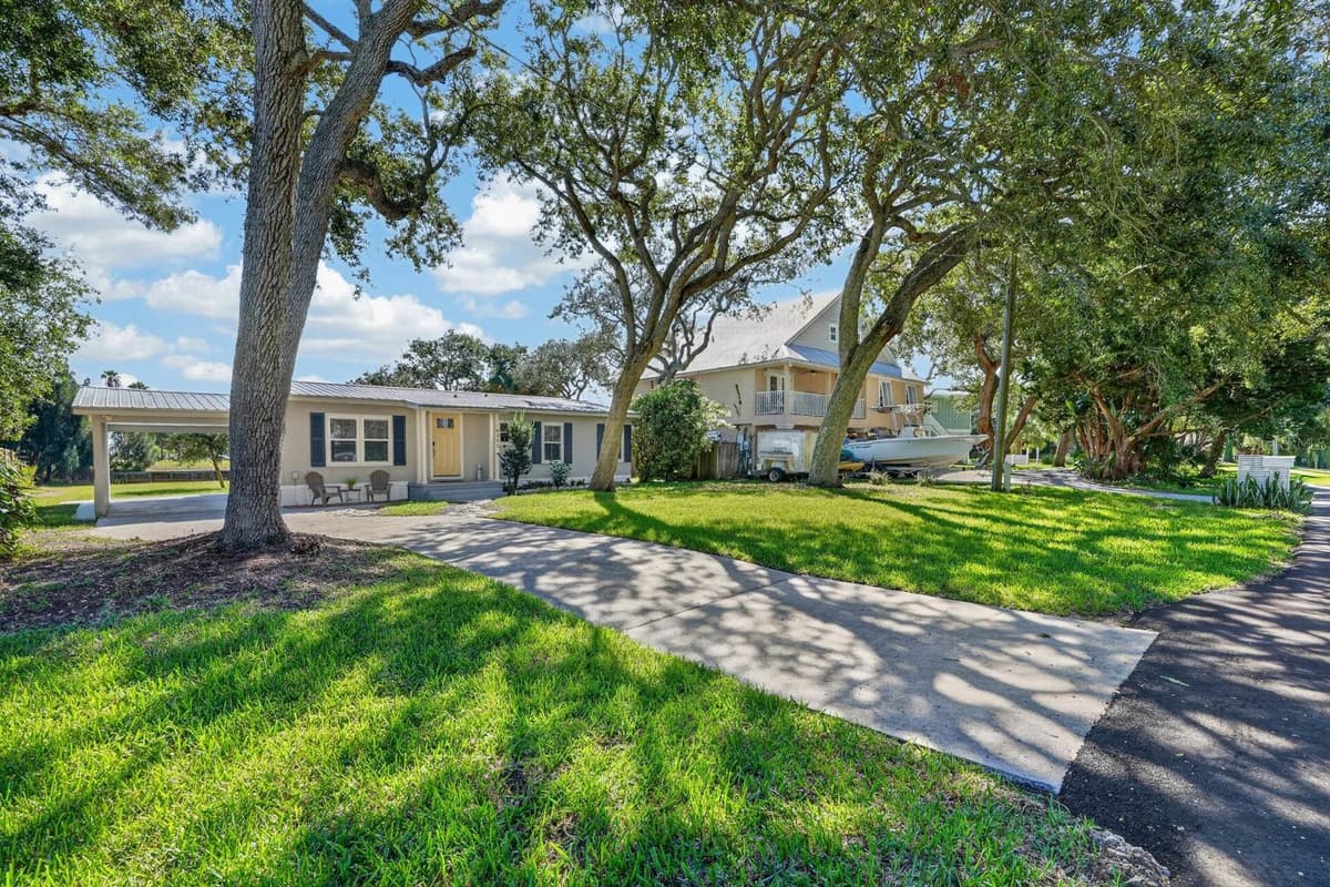 6302 GOMEZ ROAD — photo 6 of 48