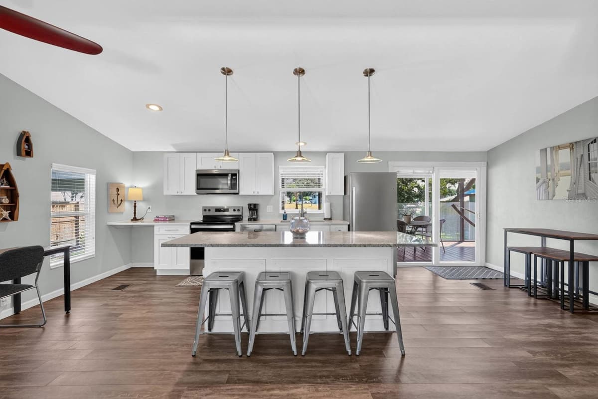 6302 GOMEZ ROAD — photo 19 of 48