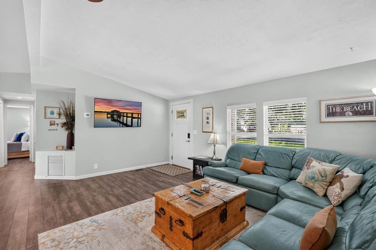 6302 GOMEZ ROAD — photo 13 of 48