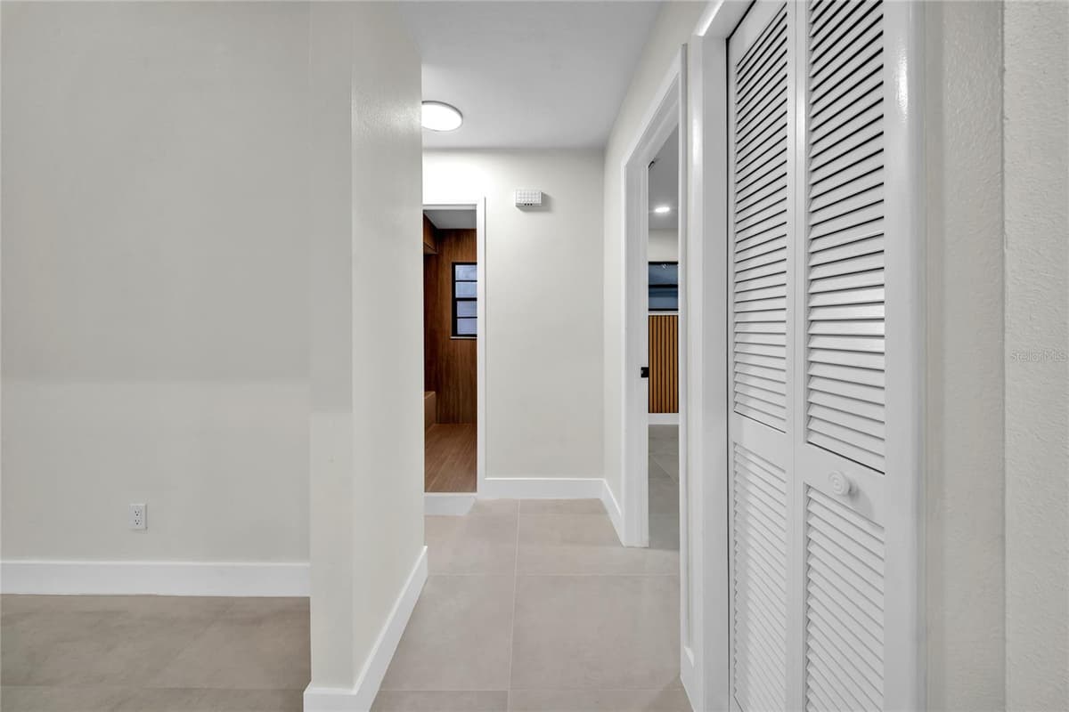 2185 LITTLE BROOK LANE — photo 14 of 39