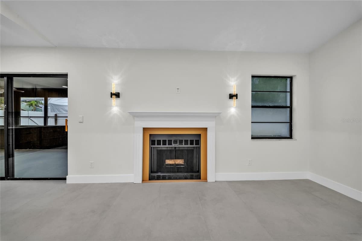2185 LITTLE BROOK LANE — photo 5 of 39