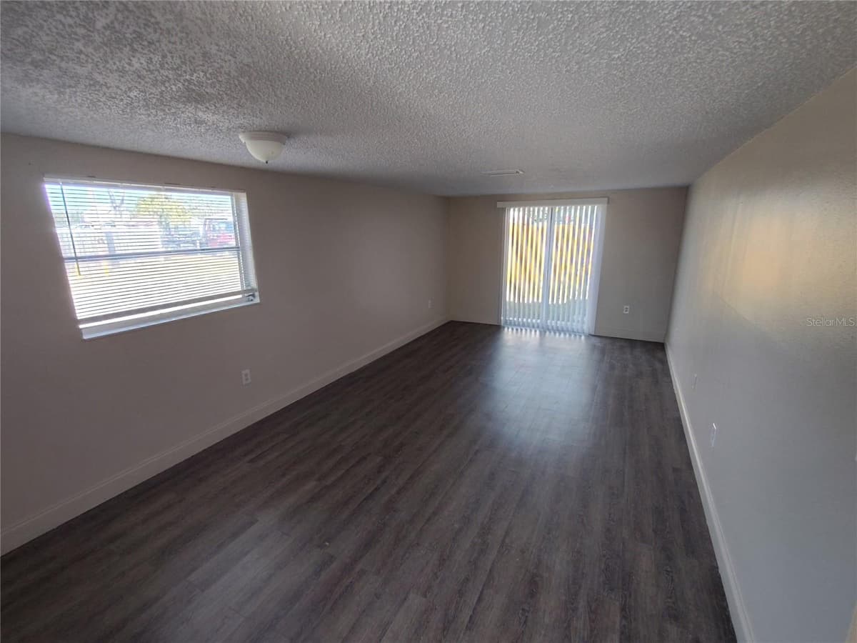 4136 SHORELINE DRIVE — photo 6 of 18