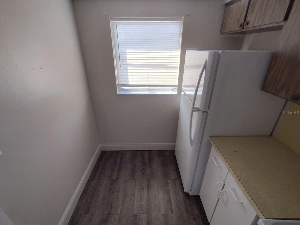 4136 SHORELINE DRIVE — photo 4 of 18