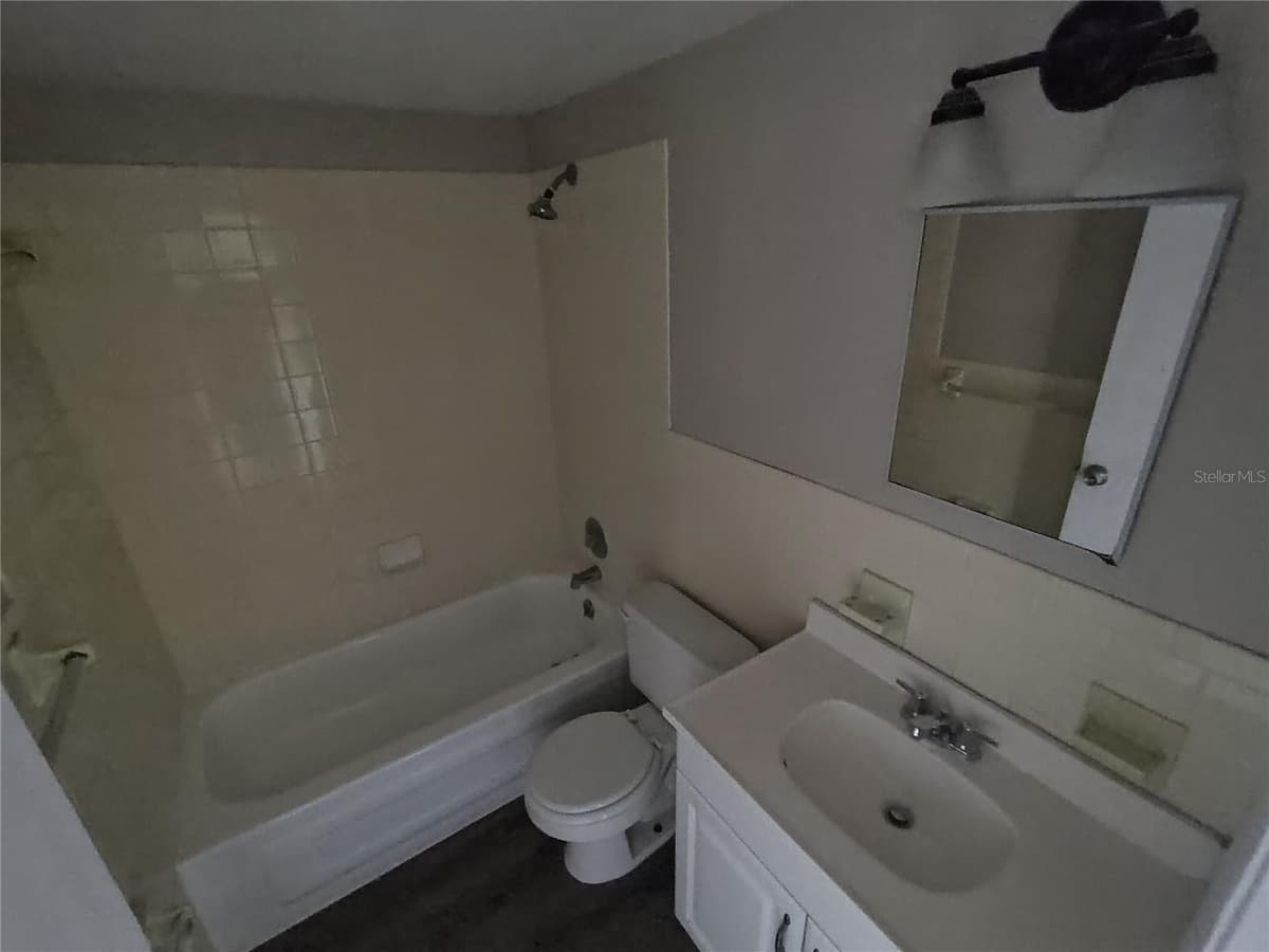 4136 SHORELINE DRIVE — photo 13 of 18