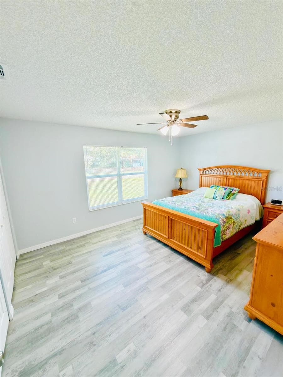 1360 SALERNO AVENUE — photo 9 of 18