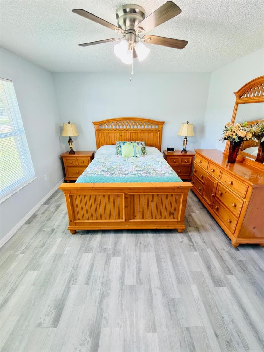 1360 SALERNO AVENUE — photo 8 of 18