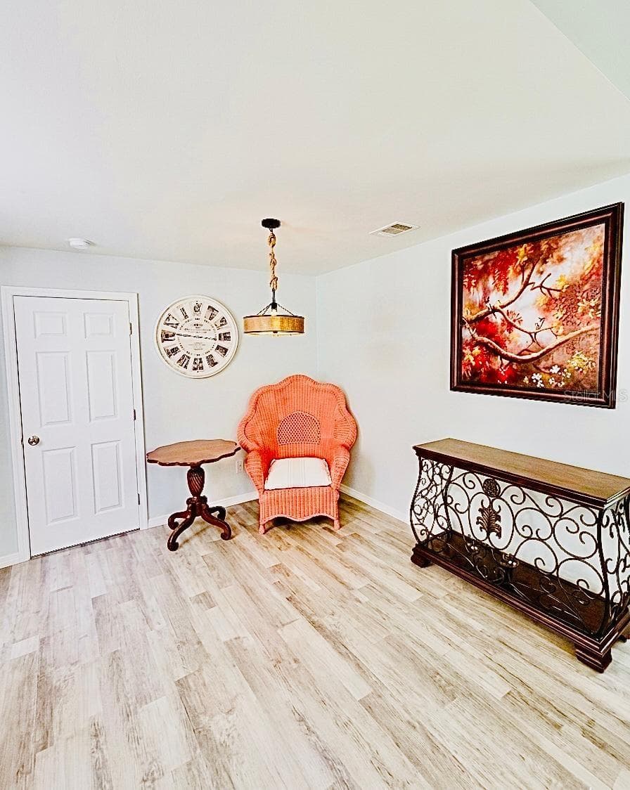 1360 SALERNO AVENUE — photo 5 of 18