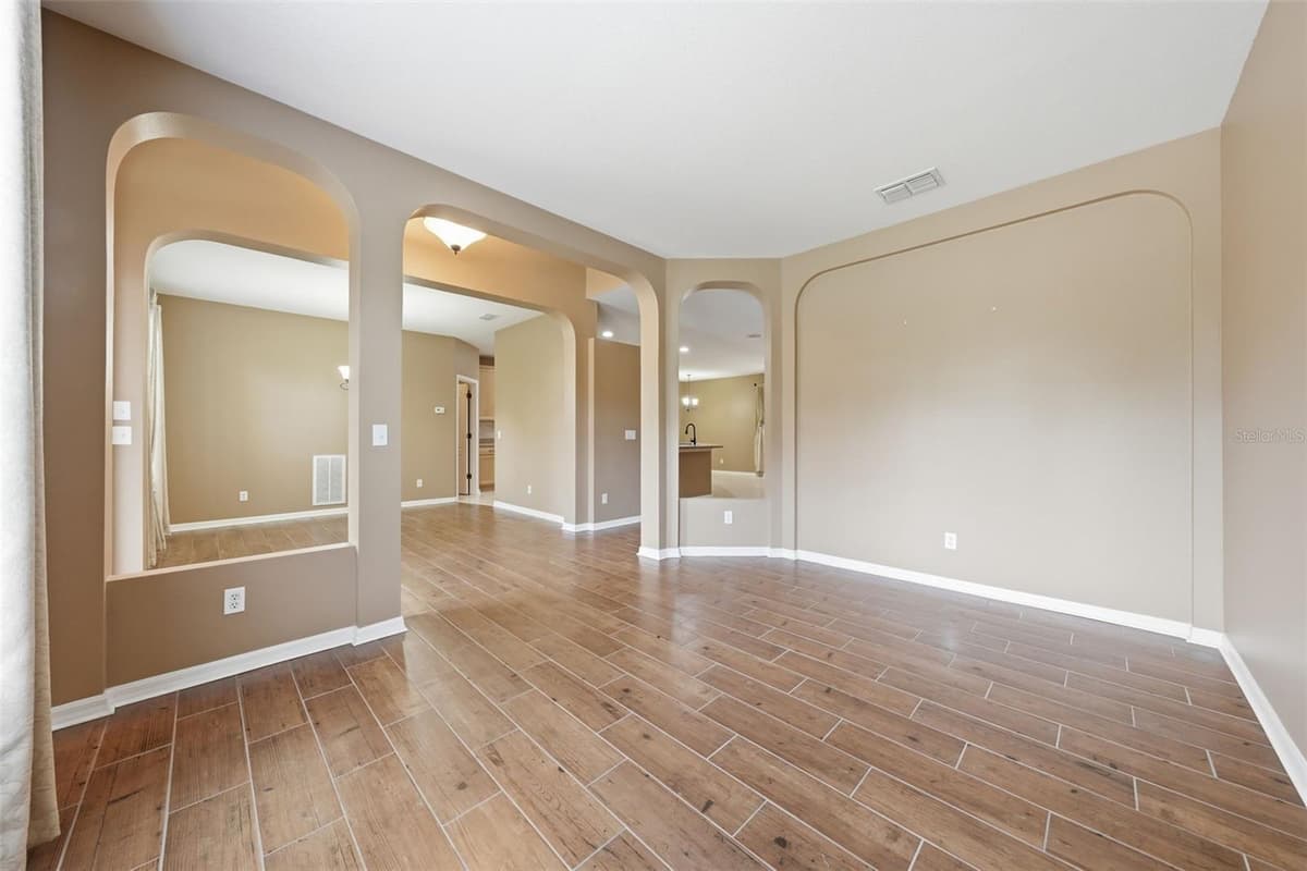 9269 SAPONARIA DRIVE — photo 16 of 73