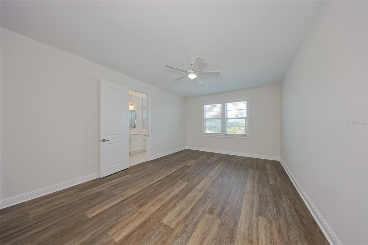 203 DANUBE AVENUE — photo 16 of 25