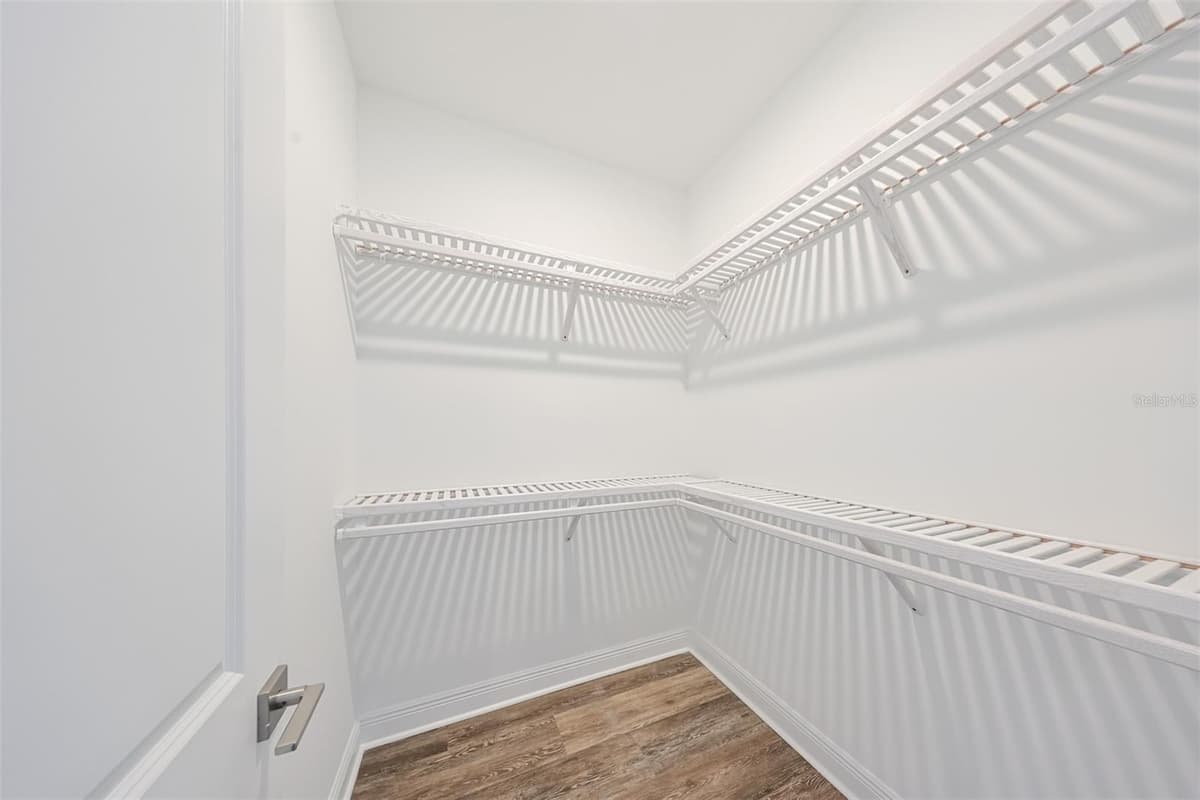 203 DANUBE AVENUE — photo 15 of 25