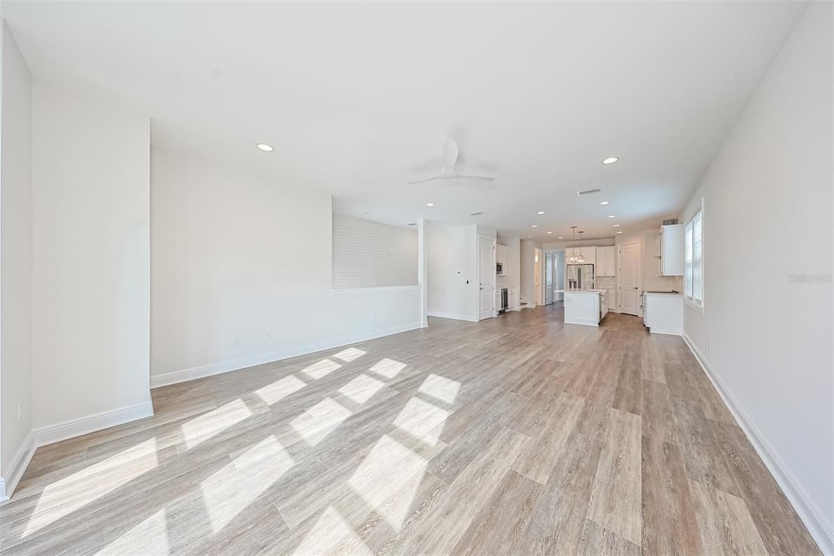 203 DANUBE AVENUE — photo 5 of 25