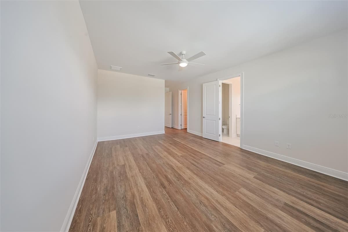 203 DANUBE AVENUE — photo 17 of 25