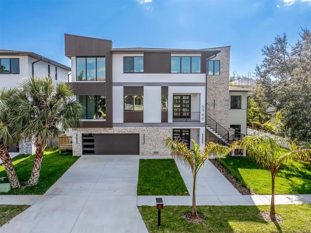 5966 BAYVIEW CIRCLE